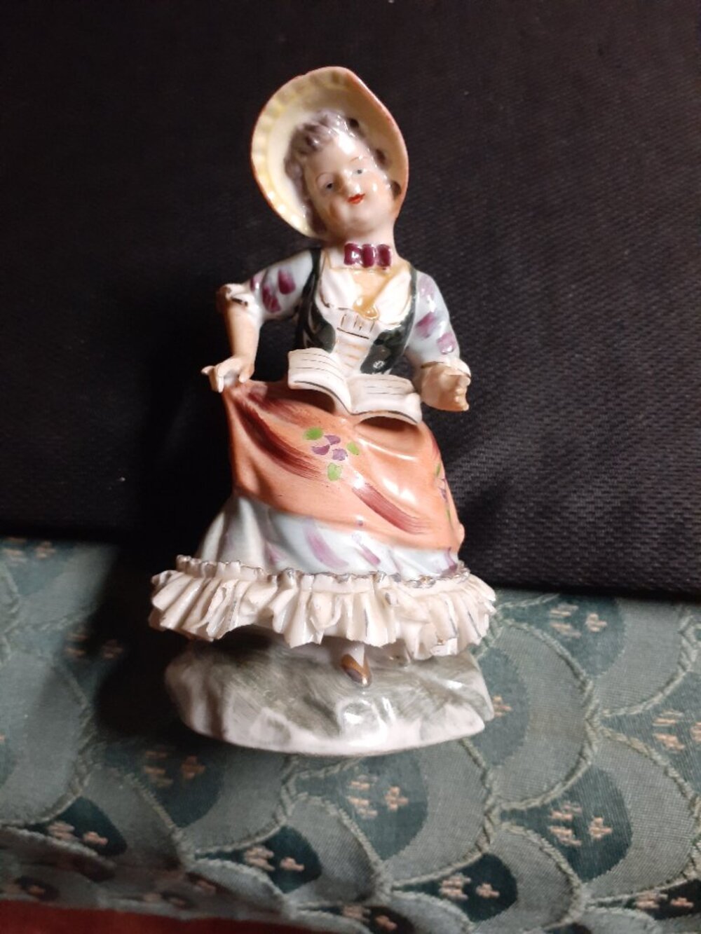 vtg porcelain figurine